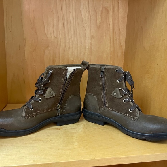 NWOT UGG Hapsburg Hiker Waterproof Boots, Size 8.5, Chocolate Brown - Picture 2 of 11